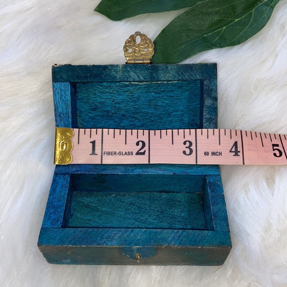 Vintage Trinket Little Wooden Jewelry Box Brass Details - Picture 15 of 15